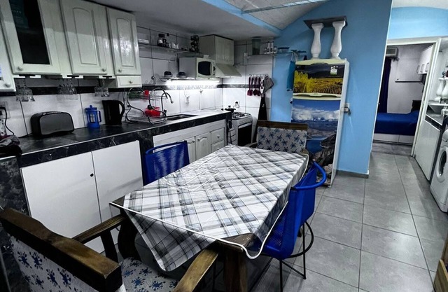 Winewalker walks to the cellars, pool, patio and garage.