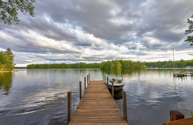 Winnipesaukee Waterfront Home Sleeping for 8