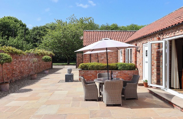 WINSALL COURT II, with a garden in Bridlington