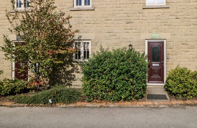 WINSTER APARTMENT, family friendly, with a garden in Two Dales