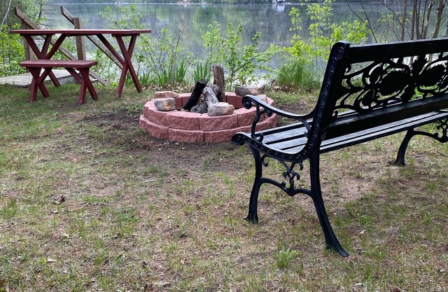 Winter Garage Parking! Lake house 30 minutes from Wisconsin Dells.