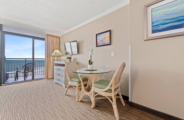 Winter Rates! Flawless Direct Oceanfront Suite