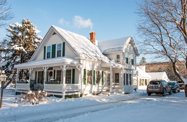 Winter Wonderland Awaits Escape to 3 nearby Ski Mountains Book Early! Pets ok