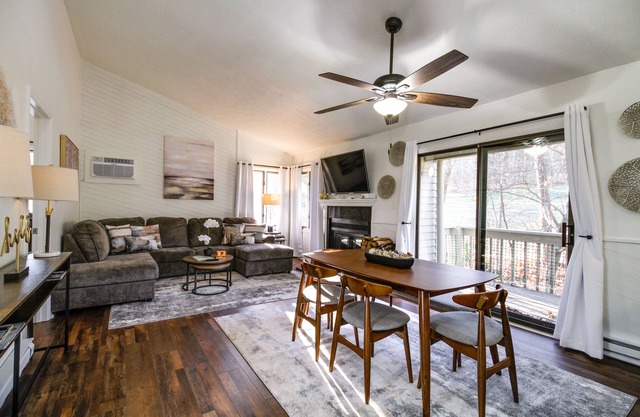 Wintergreen Ski Resort Condo w/Golf Access!
