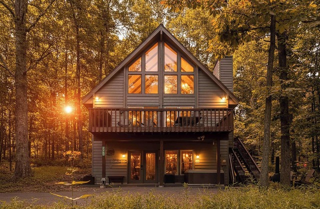 Wintergreen Ski Resort: Waterfall Hikes, Bike, Fish, Spa, Pool, Wineries and Bre