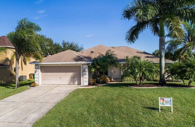 Wischis Florida Home - Tropical Lakeside