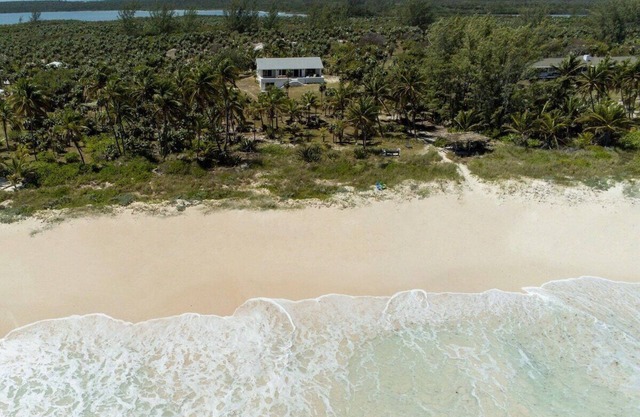 Wish House - Private Remodeled Beach House on Double Bay Beach