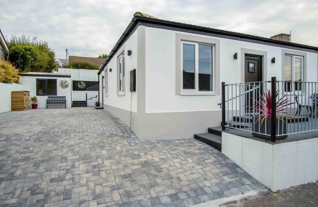 Wiston Street - 2 Bedroom Holiday Home - Pembroke