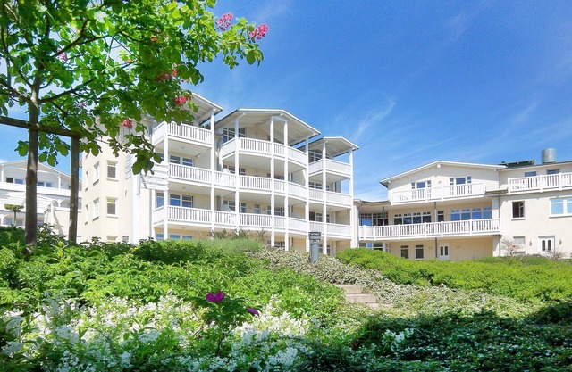 With sea view and balcony, use of swimming pool and sauna - Sea view apartment 48