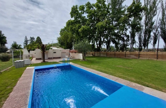 with swimming pool, in chacras de coria