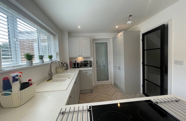 Wokingham, Gorgeous Three Bedroom Family Home