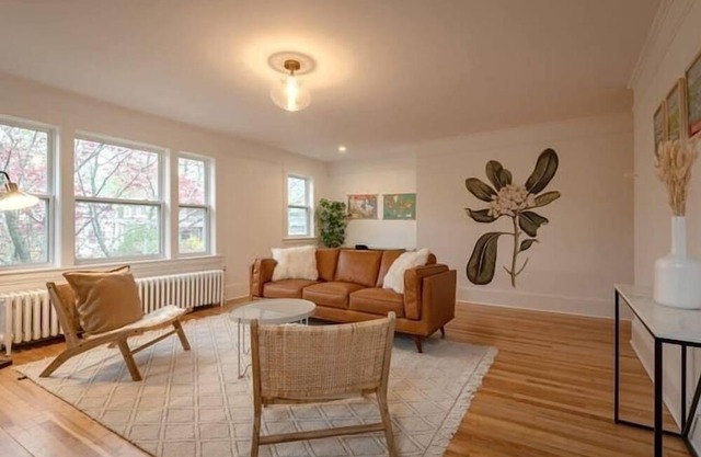 Wolfville Downtown near Acadia - Modern Suite with Parking