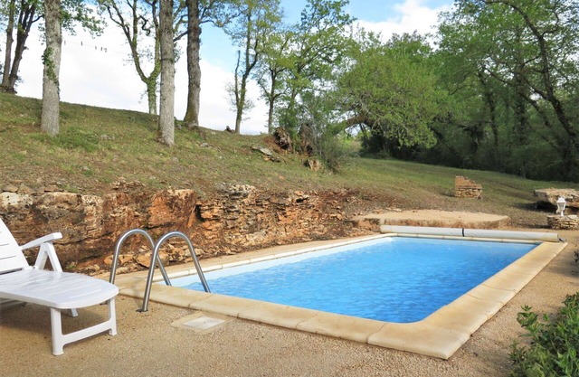 Wonderful private villa for 4 people with WIFI, private pool, TV, terrace, pets allowed and park.