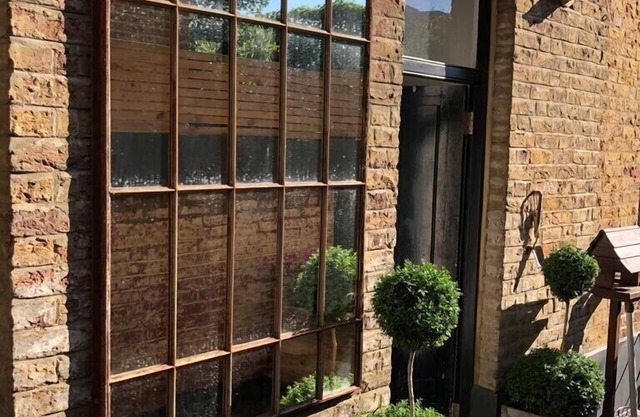 Wonderful 1-bedroom flat in vibrant West London