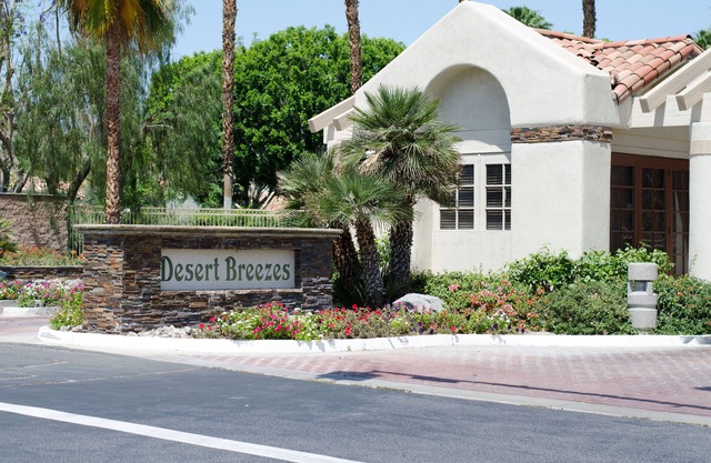 Wonderful 2 Bedroom Condon in Desert Breezes Resort.