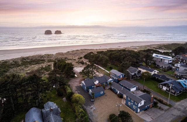 Wonderful Coastline Setting, Pet Friendly, Seconds to Beach, Community Fire-Pit, Volleyball - Unit 1