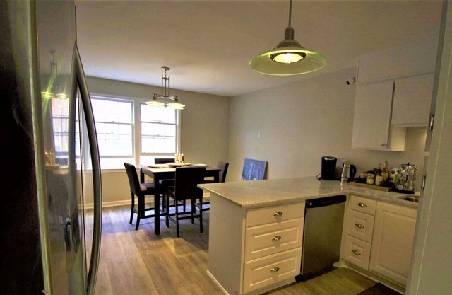 Wonderful condo, close to forest drive