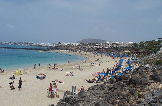 Wonderful Costa Teguise Villa | 5 Bedrooms | Villa Caletas Teguise | Perfect For A Large Group | Private Pool