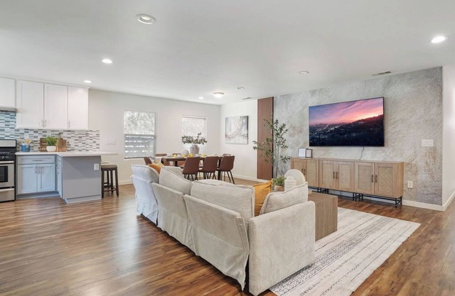 Wonderful Design Home - near Downtown LA/Universal Studio/Crypto Arena