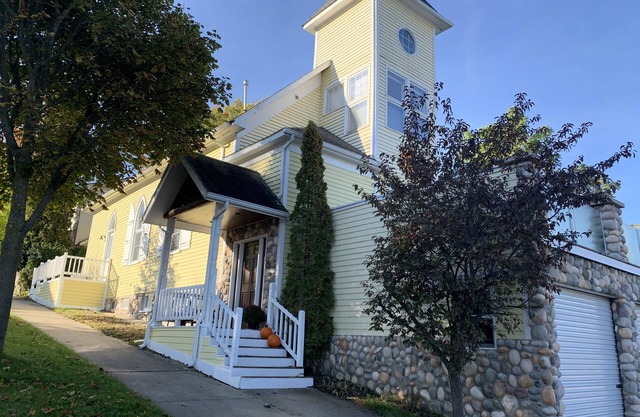 Wonderful Downtown Petoskey Home on Howard!