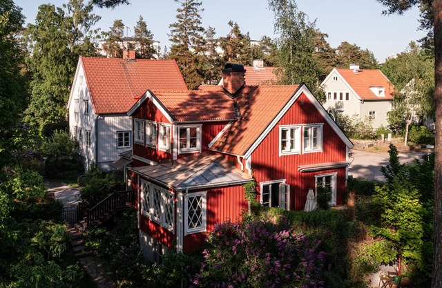 Wonderful family house with spa, sauna & bikes