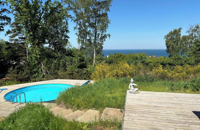 Wonderful holiday home with sea view