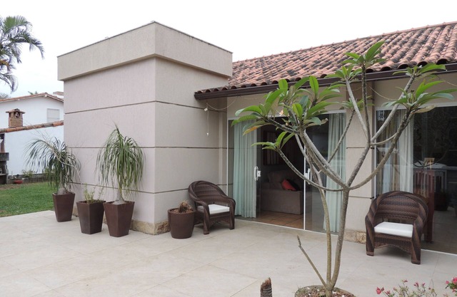 Wonderful house with pool and gourmet area in gated community