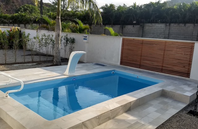 Wonderful house with pool in the gated community Ubatuba Country