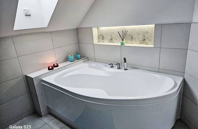 Wonderful private villa for 4 guests with WIFI, TV, patio, pets allowed and parking