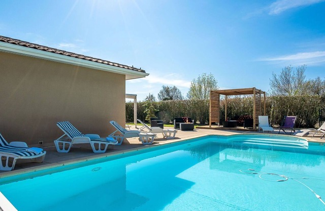 Wonderful private villa for 8 guests with A/C, private pool, WIFI, TV, terrace and parking