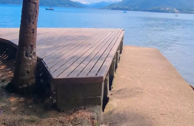 Wonderful penthouse on Ubatuba's Enseada Beach overlooking the sea