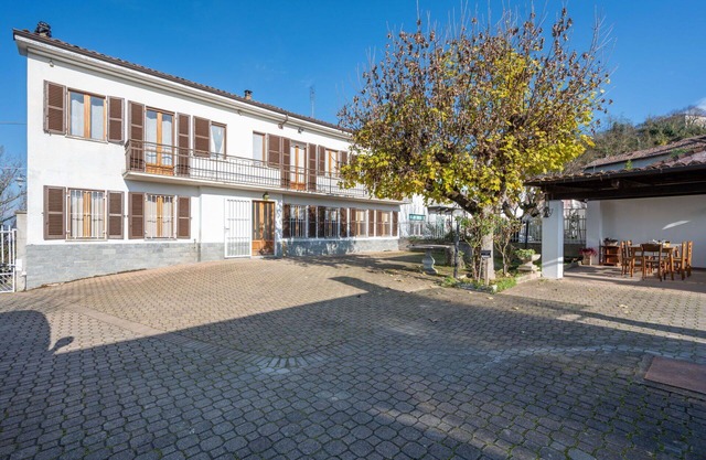 Wonderful private villa for 6 people with WIFI, private pool, TV, patio, pets allowed and parking