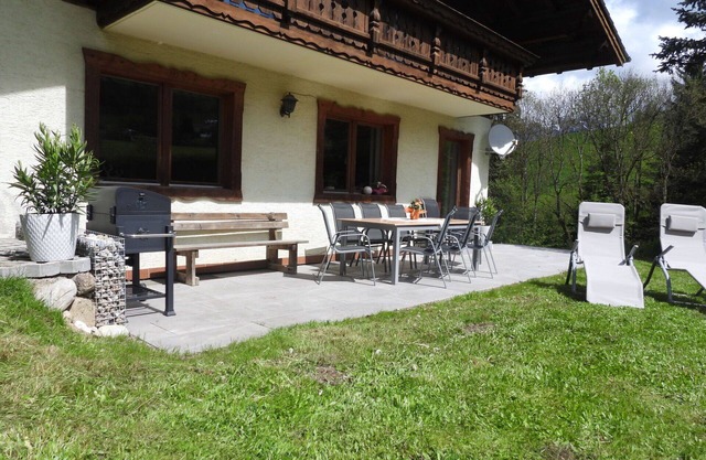 Wonderful private villa for 9 guests with WIFI, TV, terrace, pets allowed and panoramic view