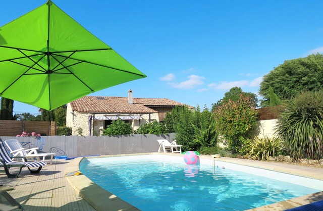 Wonderful private villa for 5 people with pool, WIFI, TV, terrace and parking