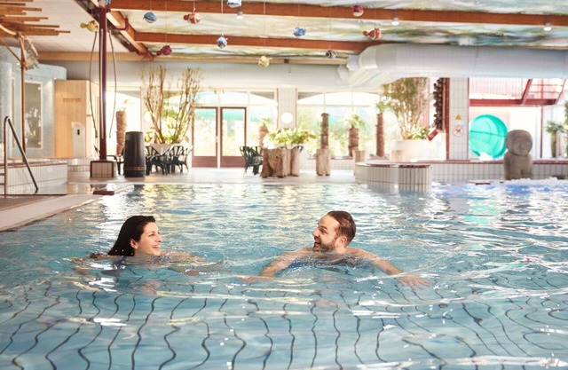 Wonderful private villa for 5 guests with hot tub, WIFI, pool, TV, terrace and parking