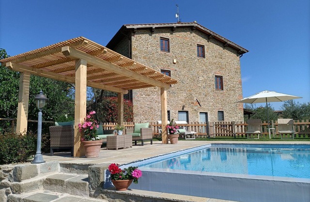 Wonderful private villa with private pool, WIFI, A/C, TV, veranda, panoramic view and parking