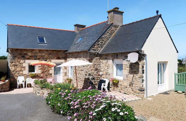 Wonderful private villa for 5 guests with WIFI, TV, patio, pets allowed and parking