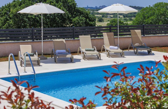 Wonderful private villa for 5 guests with A/C, private pool, WIFI, TV, terrace and panoramic view