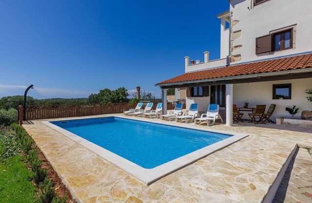 Wonderful private villa with A/C, WIFI, private pool, TV, terrace, pets allowed and parking