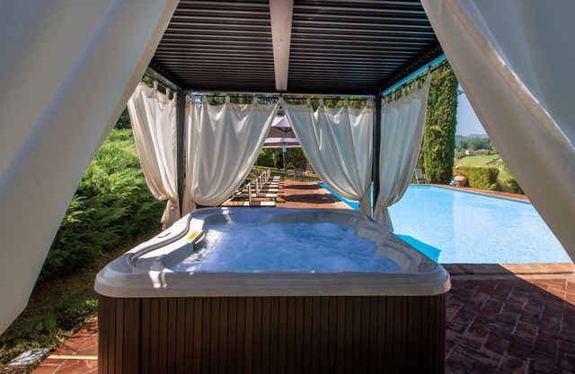 Wonderful private villa for 8 people with private pool, A/C, WIFI, TV, pets allowed and parking