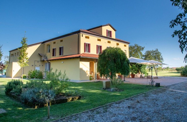 Wonderful private villa for 7 people with WIFI, A/C and parking