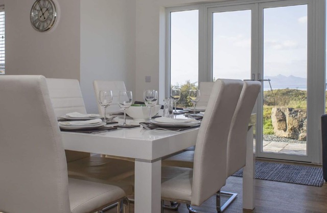 Wonderful private villa for 6 people with TV, panoramic view and parking