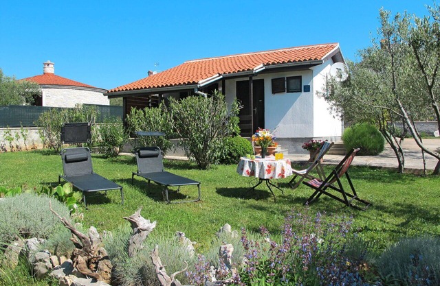 Wonderful private villa for 4 guests with WIFI, A/C, TV, terrace and pets allowed