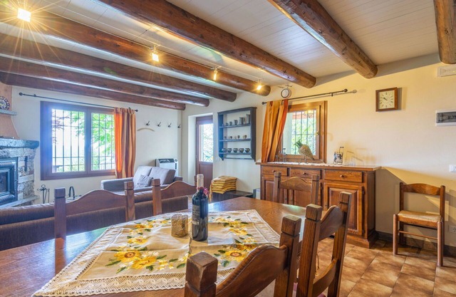 Wonderful private villa for 6 people with WIFI, TV, patio and pets allowed