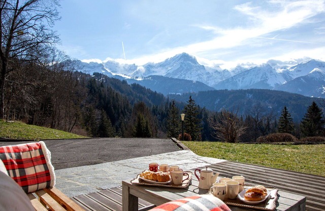 Wonderful private villa for 8 people with WIFI, hot tub, TV, balcony and parking