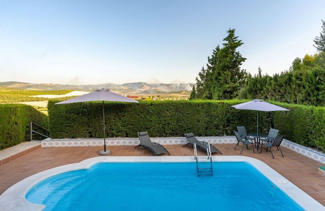 Wonderful private villa for 6 guests with WIFI, A/C, private pool, TV, terrace and parking