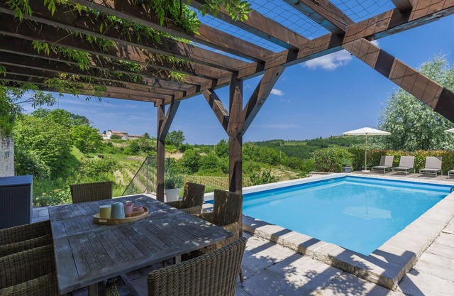 Wonderful private villa for 4 guests with private pool, WIFI, A/C, TV, patio and parking