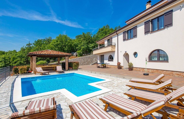 Wonderful private villa for 12 guests with A/C, WIFI, private pool, TV, patio and parking
