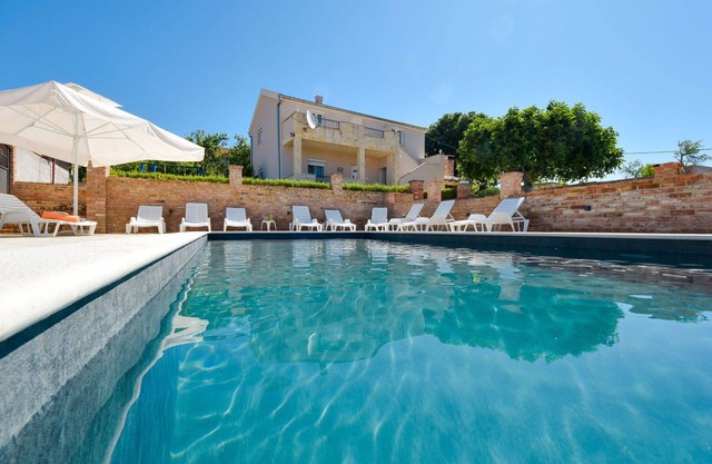 Wonderful private villa for 10 guests with WIFI, private pool, A/C, TV, terrace and parking