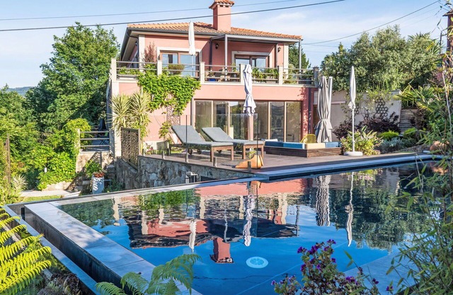 Wonderful private villa for 12 guests with WIFI, private pool, TV and patio